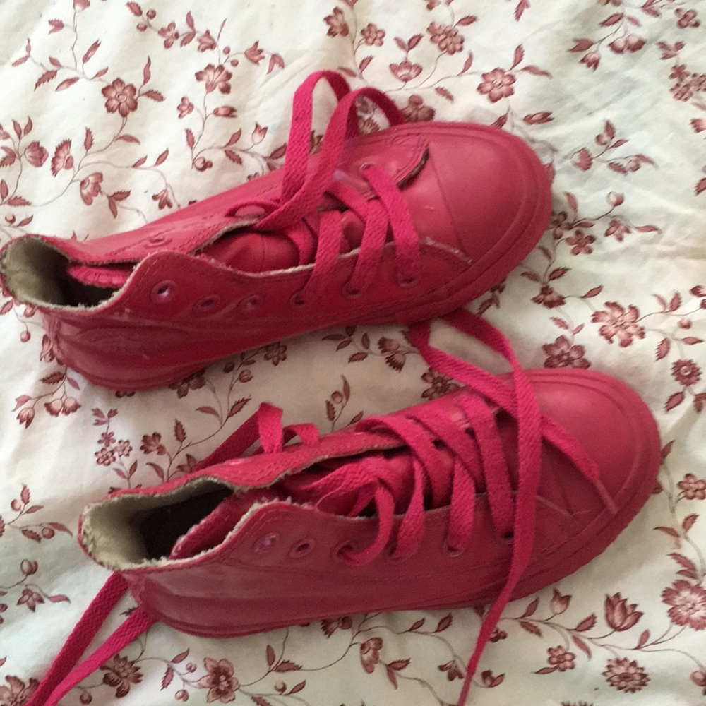 Converse pink waterproof shoes